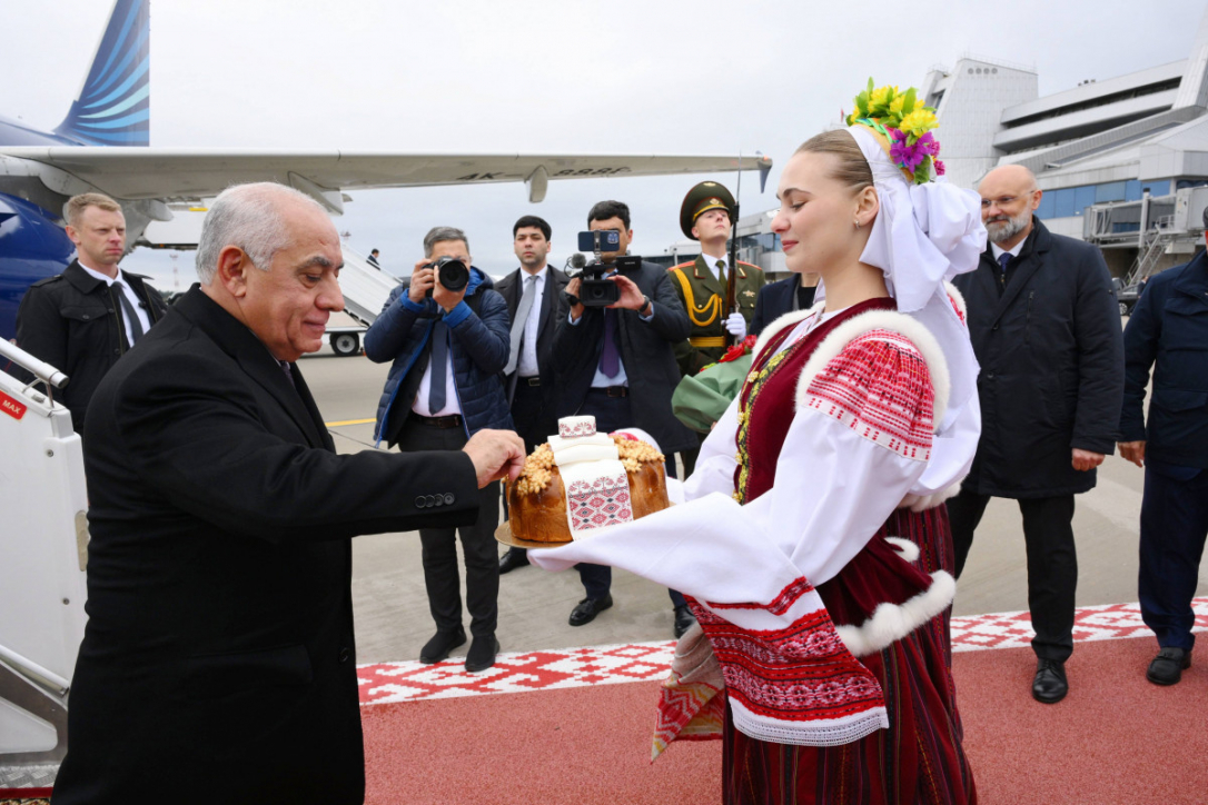 Али Асадов прибыл в Минск на заседание Совета глав правительств СНГ