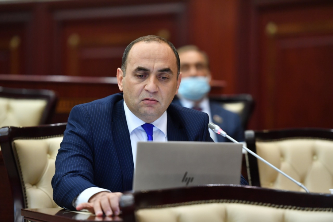 В Милли Меджлисе забили тревогу из-за нетрадиционных религиозных групп