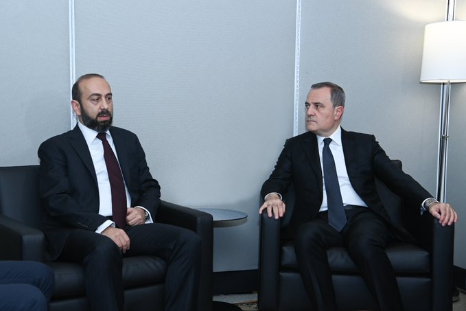 Байрамов и Мирзоян провели встречу на полях Генассамблеи ООН