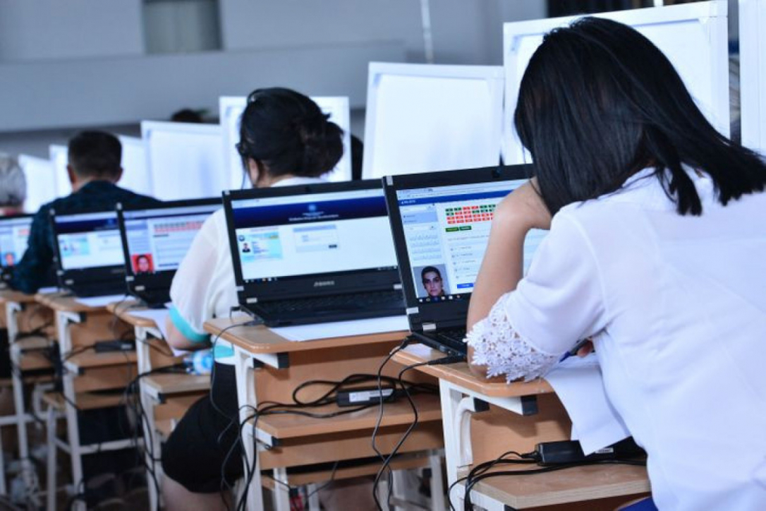 В Азербайджане экзамен по приему на работу учителей станет платным