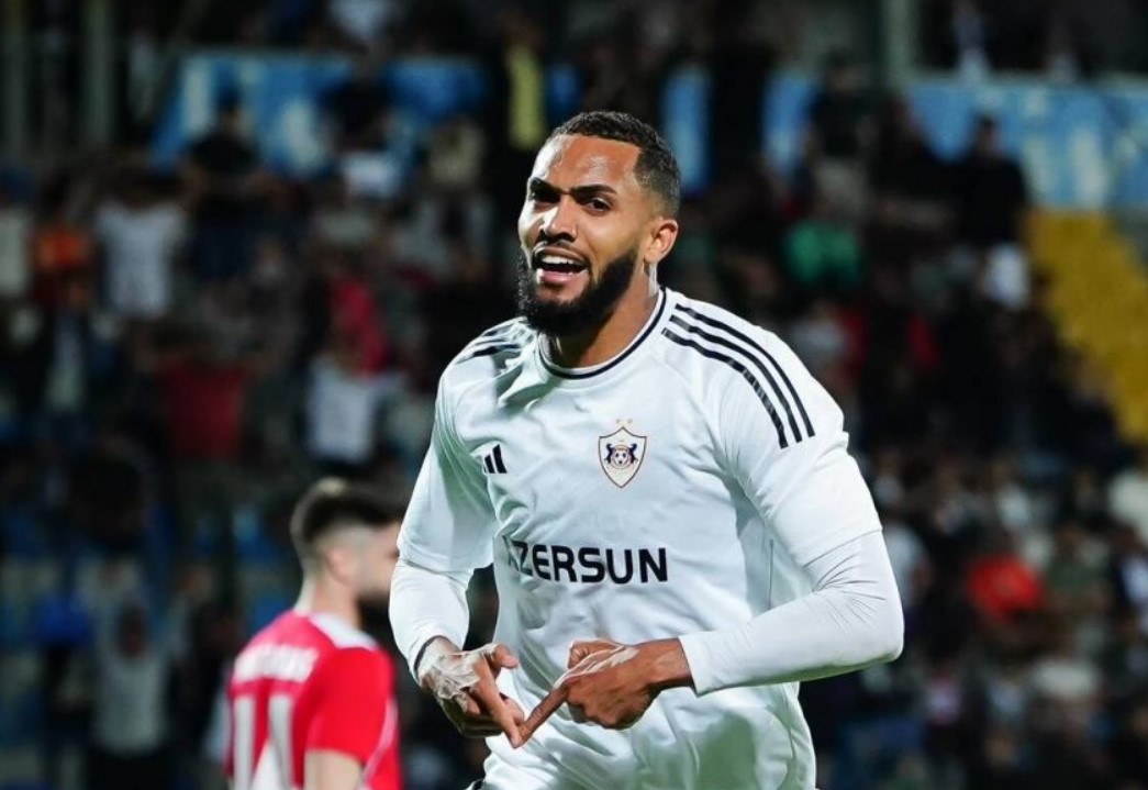 Жунинью может вновь сыграть за «Карабах»