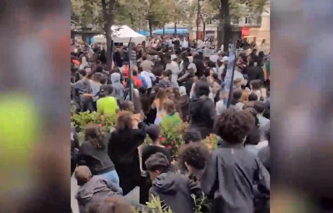 Бесплатная курица вызвала хаос и столпотворение в Париже