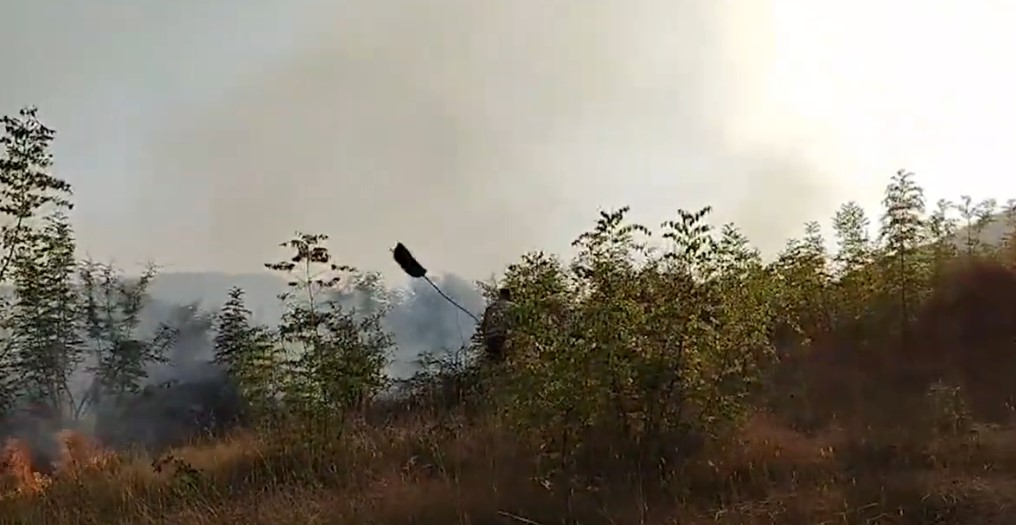 В Агдеринском районе потушен пожар в труднодоступной местности