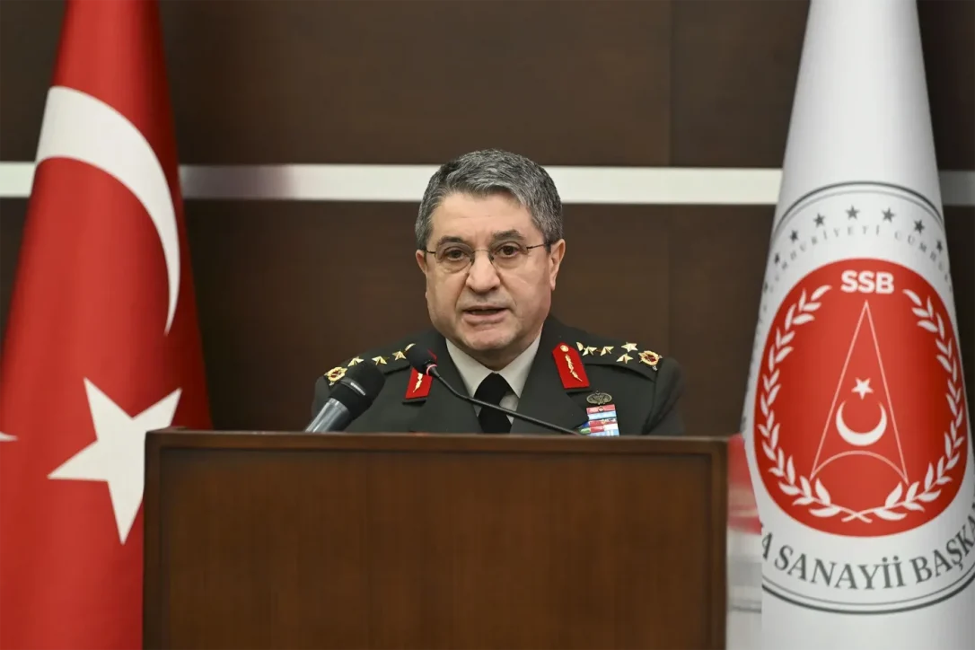 Сельчук Байрактароглу прибыл в Азербайджан