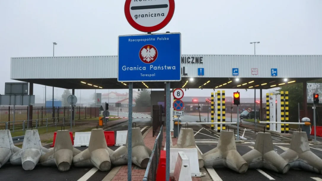 Польша открывает границу с Беларусью