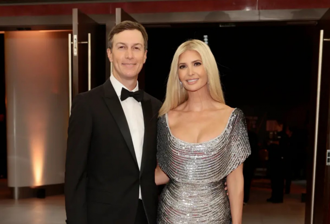 Иванка Трамп очаровала публику роскошью туалета и глубоким декольте