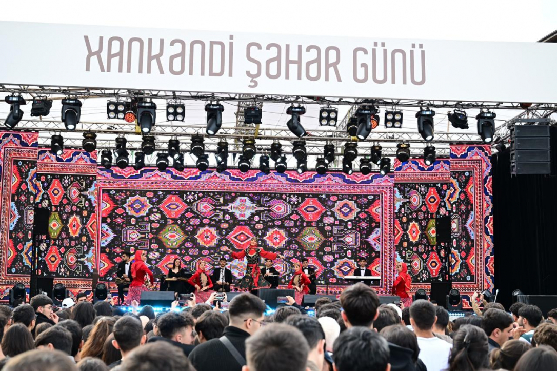 В Ханкенди отпраздновали День города грандиозным концертом и салютом