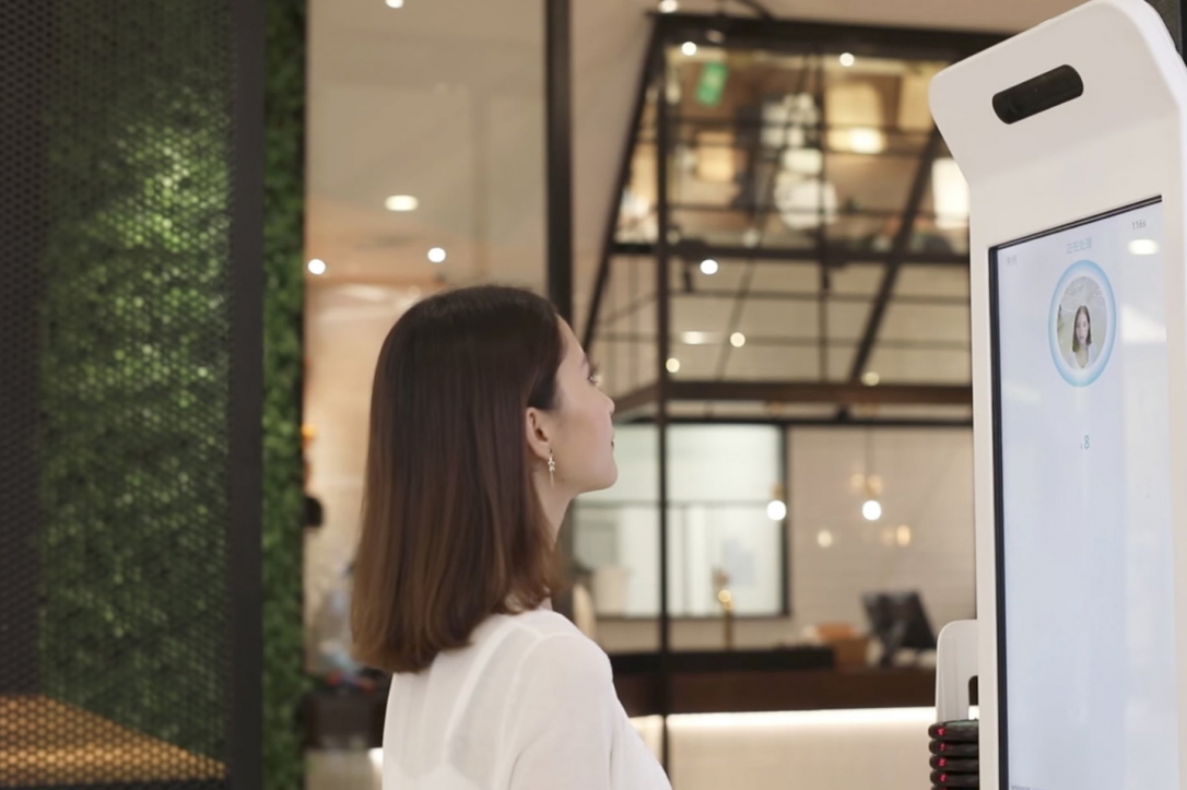 В Баку за проезд на общественном транспорте можно будет расплатиться лицом