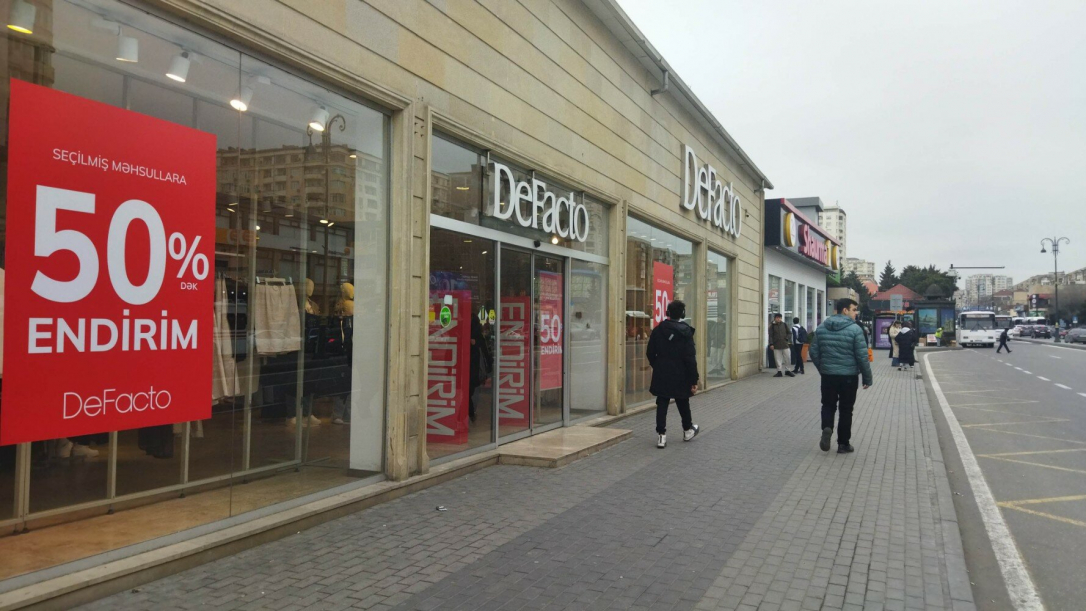 DeFacto закрывает свои магазины в Азербайджане