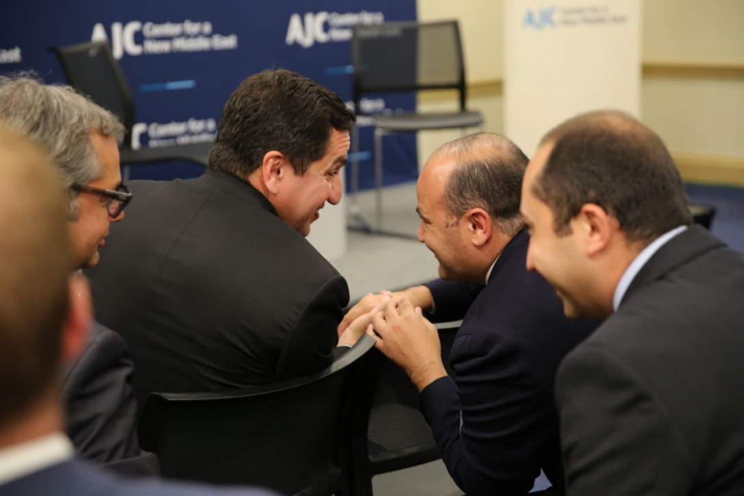 Хикмет Гаджиев пожал руку послу Армении в США