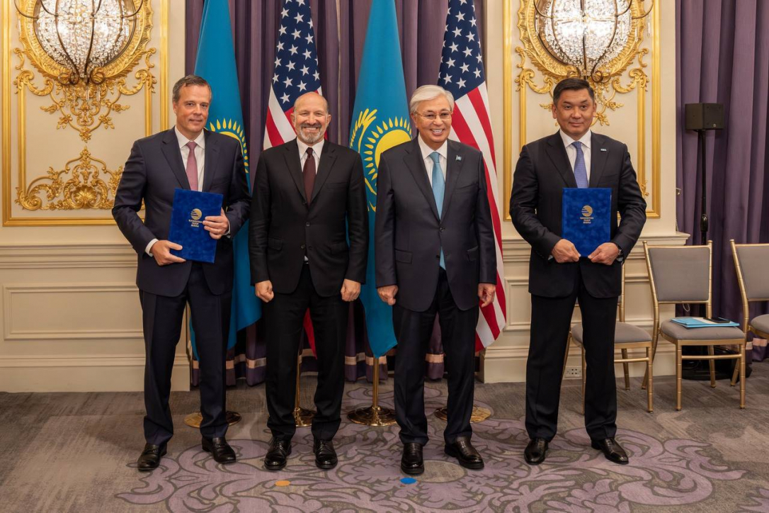 США и Казахстан подписали крупнейший в истории контракт на поставку локомотивов