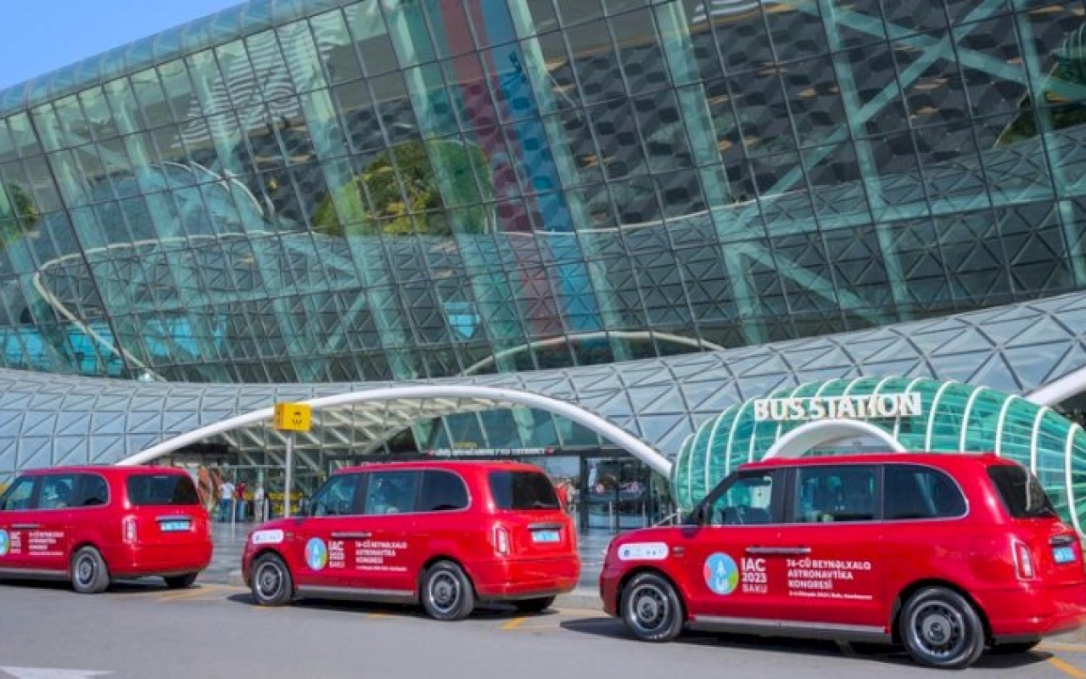 Госагентство изучает ситуацию с такси в бакинском аэропорту