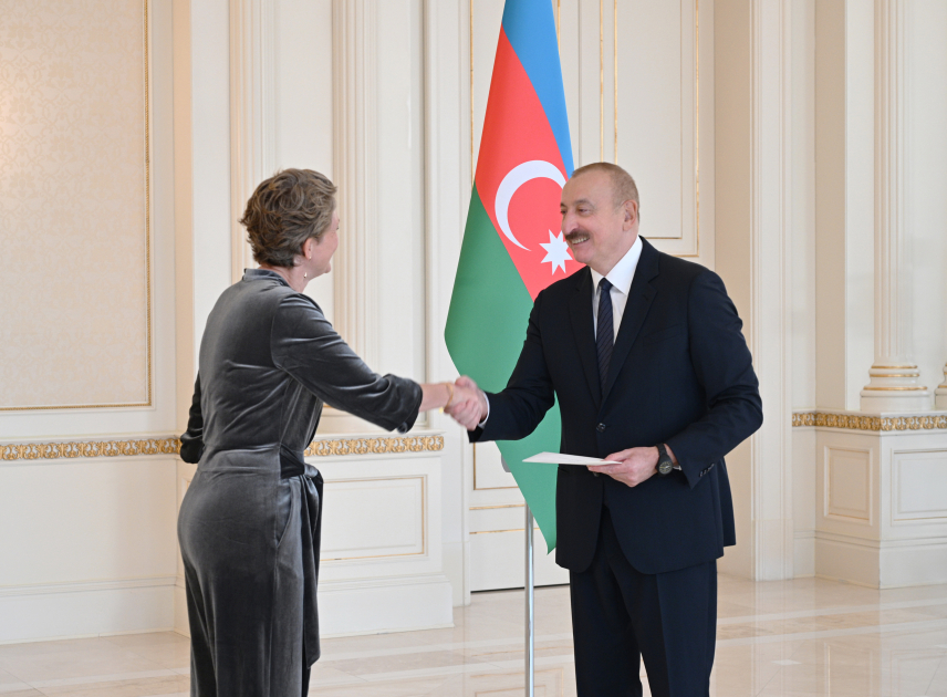 Ильхам Алиев принял новоназначенного посла Нидерландов