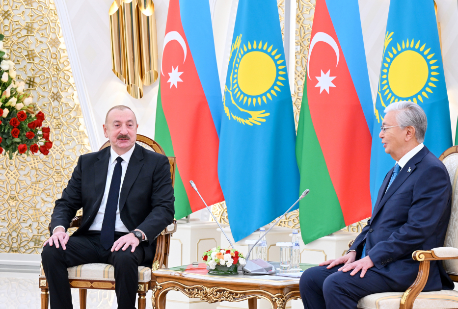 Алиев пригласил Токаева посетить Азербайджан с государственным визитом