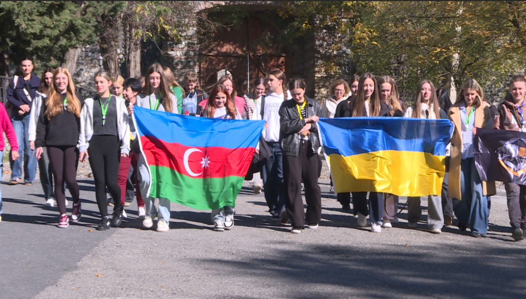 Украинские дети познакомились с городом Шеки