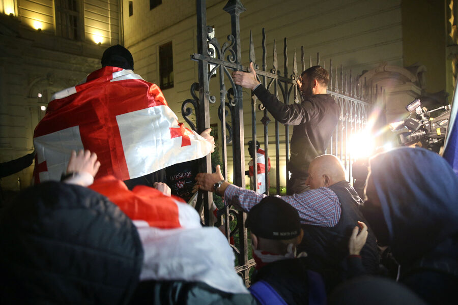 «Великая Октябрьская» не случилась: почему в Грузии провалилась очередная «революция»