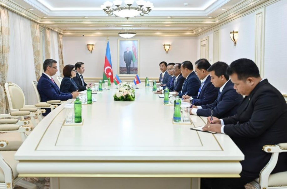 В Баку обсудили пути сближения между парламентами Азербайджана и Камбоджи