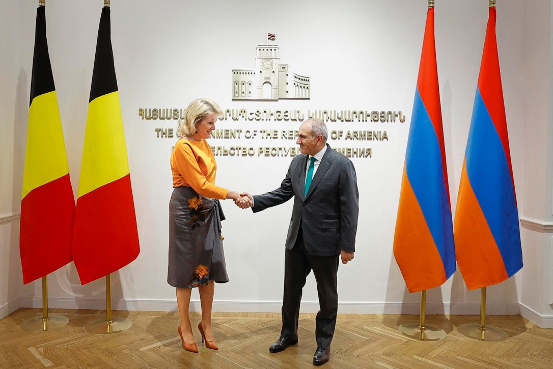 Пашинян обговорил с королевой Матильдой мирный процесс с Азербайджаном