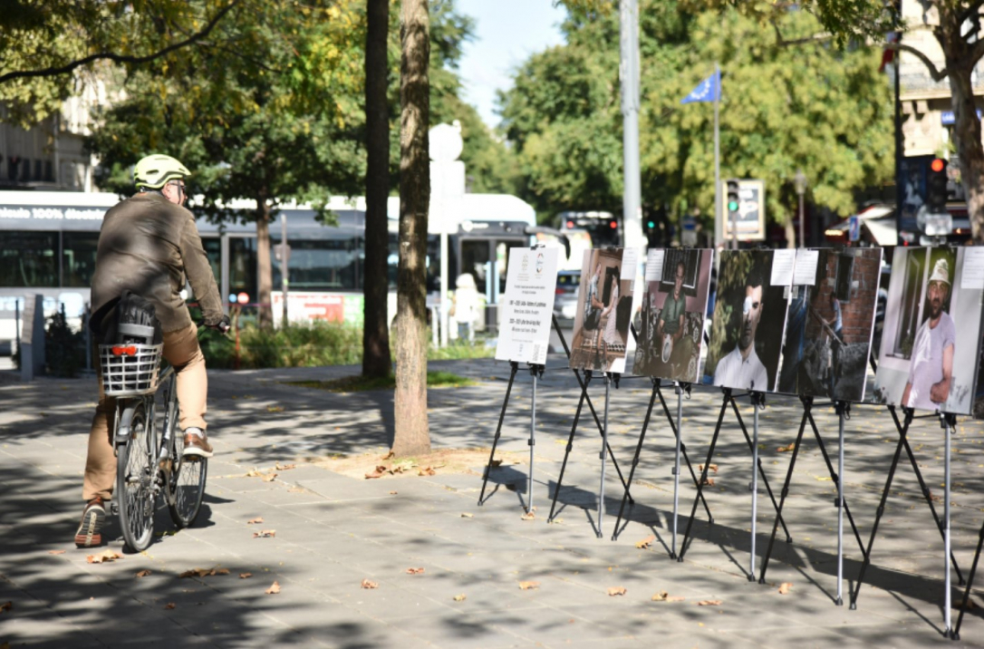 Париж увидел ужасы минной войны в Азербайджане