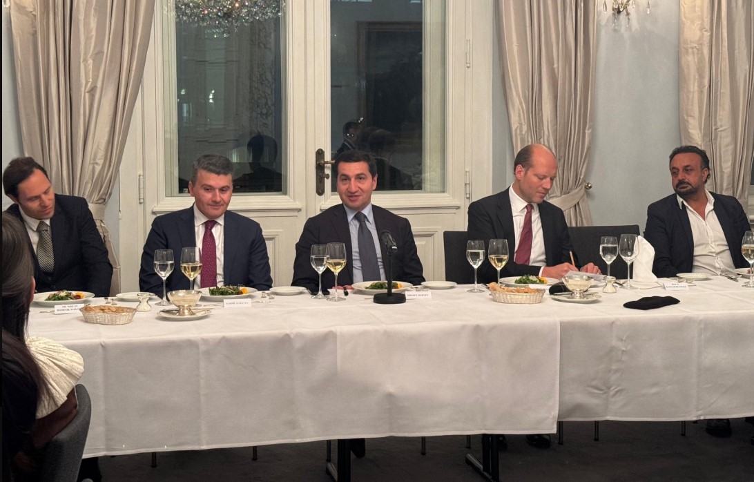 Гаджиев в Берлине провел дискуссию о роли Азербайджана в укреплении мира и стабильности