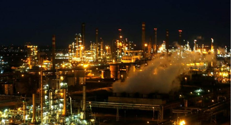 В Европе загорелись получающие российскую нефть НПЗ