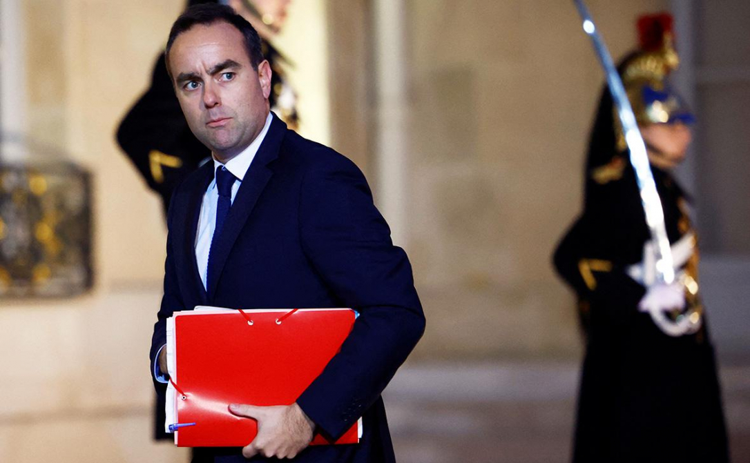 Премьер Франции подал в отставку