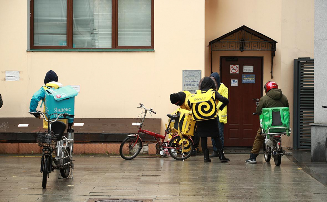 Курьерам-мусульманам в России запретили доставлять алкоголь и свинину