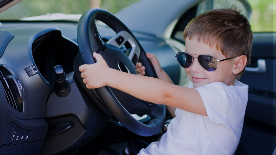 В Баку отец посадил 7-летнего сына за руль и лишил его жизни