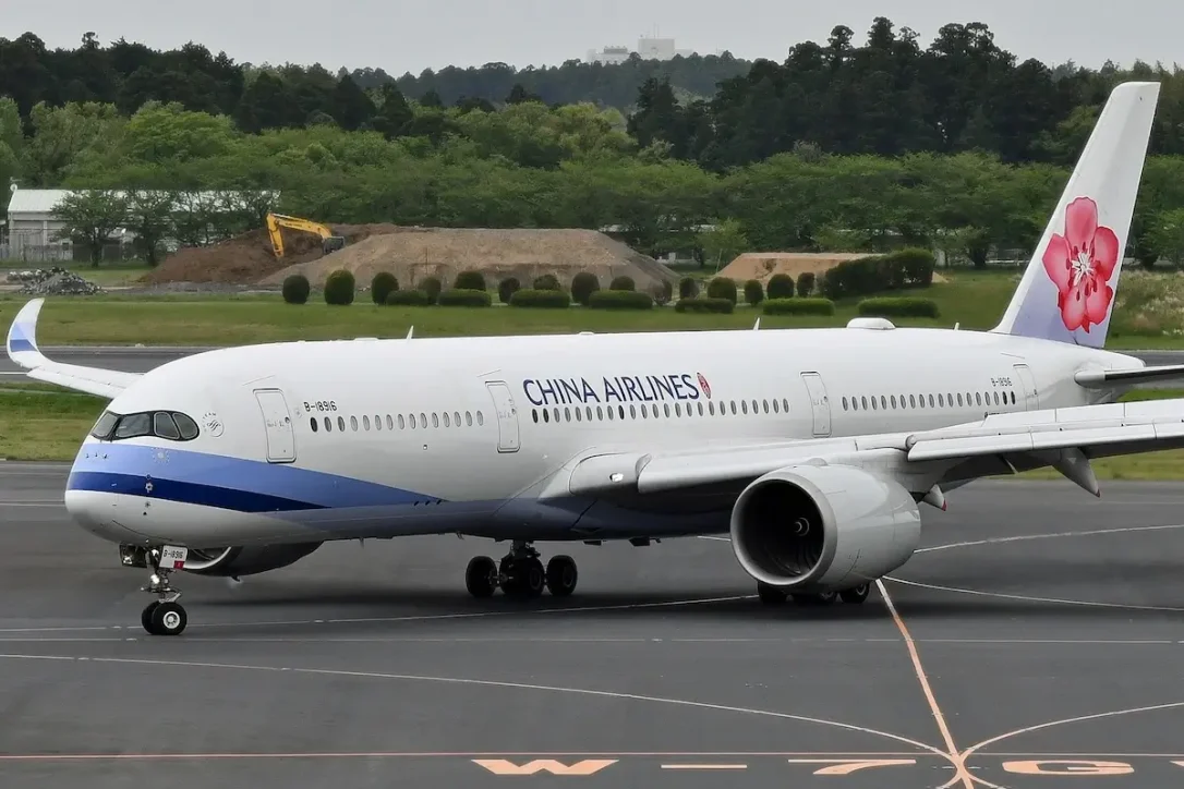 США решили запретить китайским авиакомпаниям летать в страну через Россию