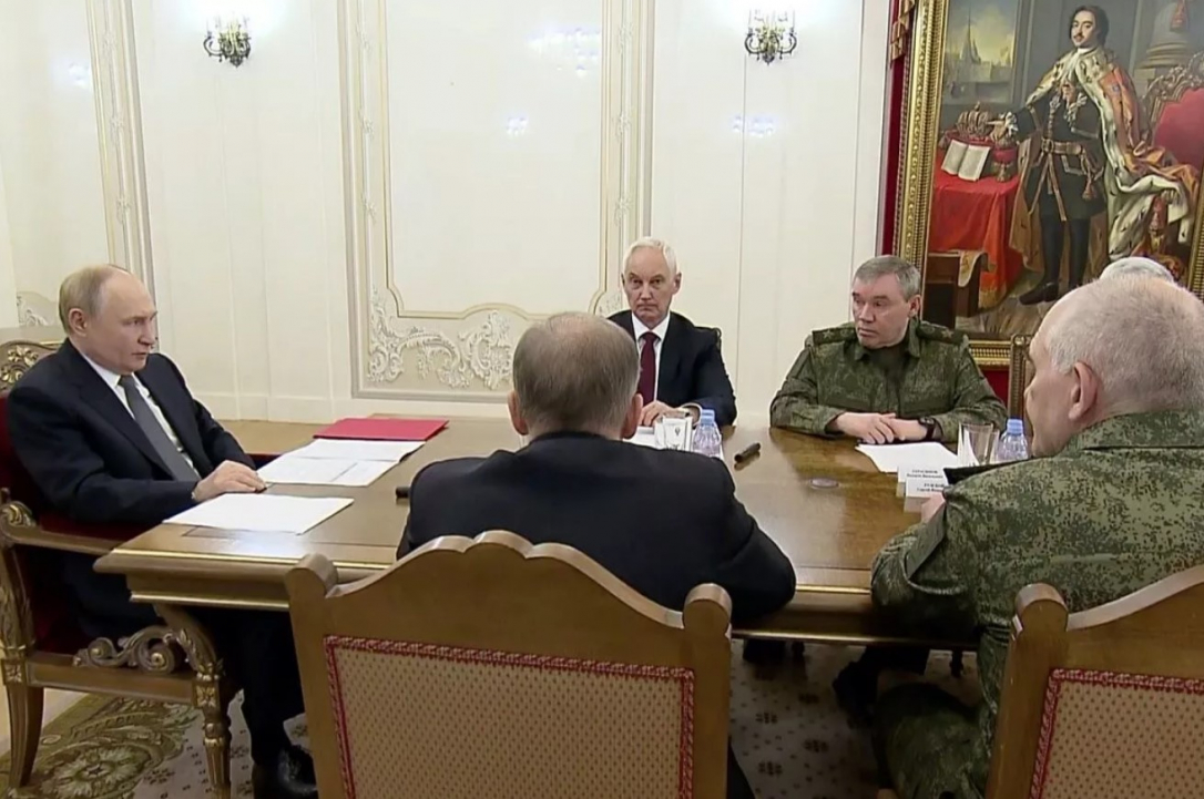 Путин отметил день рождения среди военных и духов покойных царей