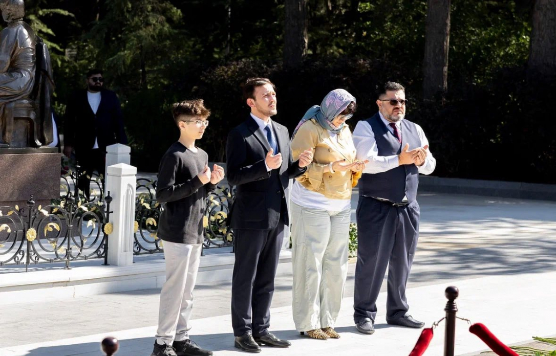 Семья Расула Гулиева впервые за 30 лет посетила в Баку