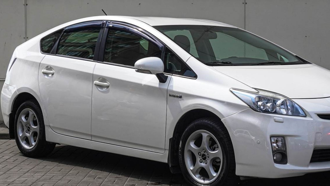 Плюс две тысячи манатов. Как гибридные автомобили становятся роскошью