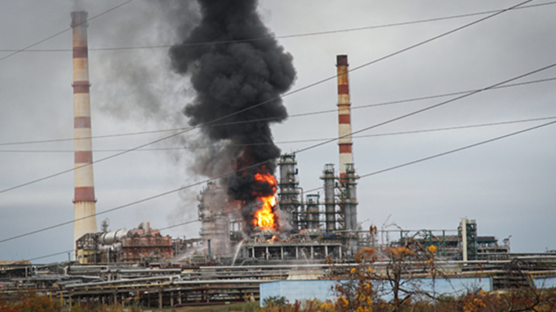 Украина поразила Саратовский НПЗ