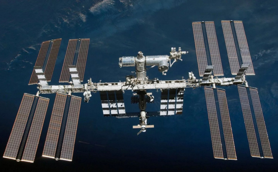 "Азеркосмос" установит прямую связь с МКС во время конференции в Баку