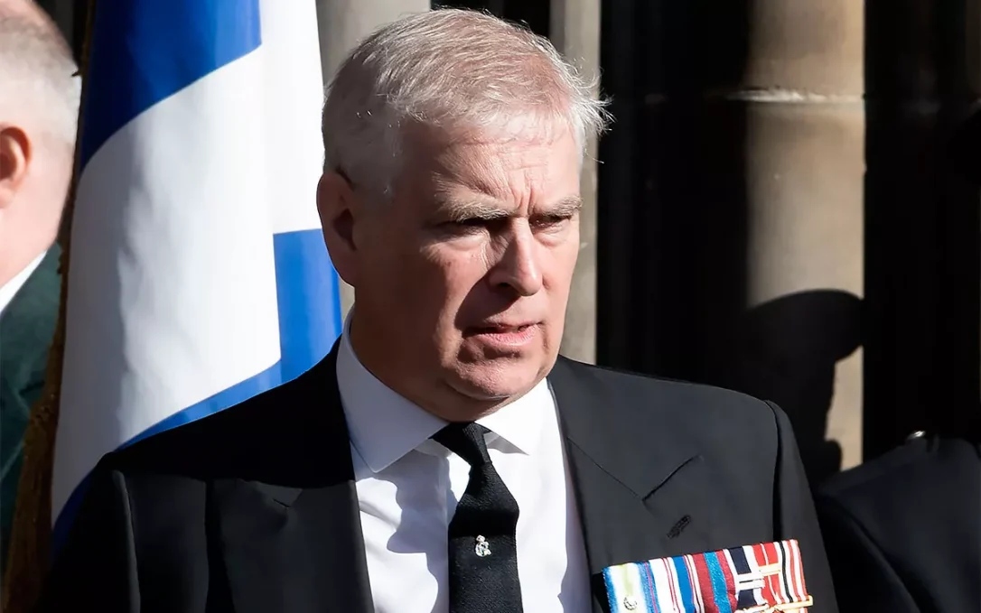 Принц Эндрю отказывается от титула герцога Йоркского из-за связей с Эпштейном