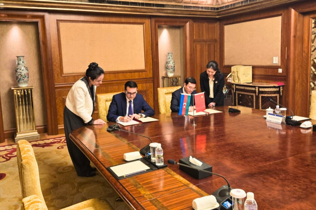 Азербайджан будет поставлять в Китай фундук и миндаль