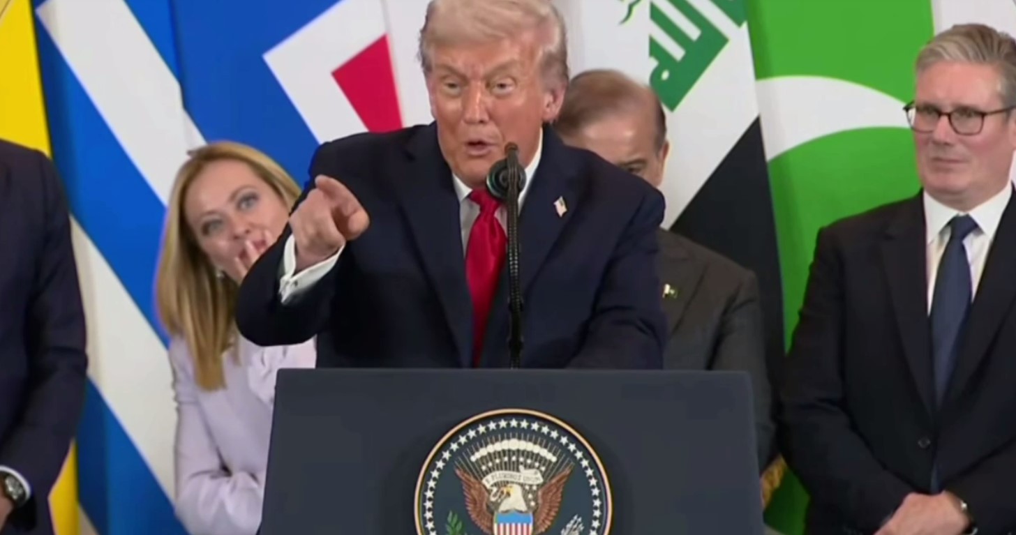 "Через час они уже обнимались". Трамп вновь обратился к Алиеву и Пашиняну 1 "Через час они уже обнимались". Трамп вновь обратился к Алиеву и Пашиняну