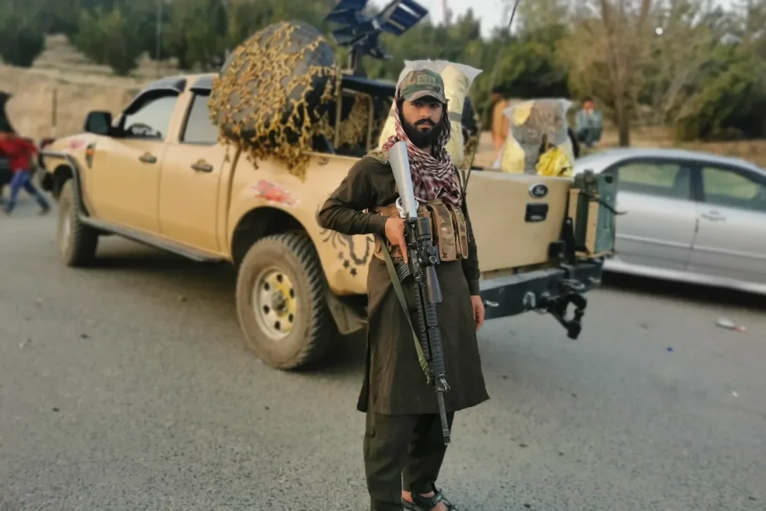 Смертник атаковал пакистанских военных: есть жертвы