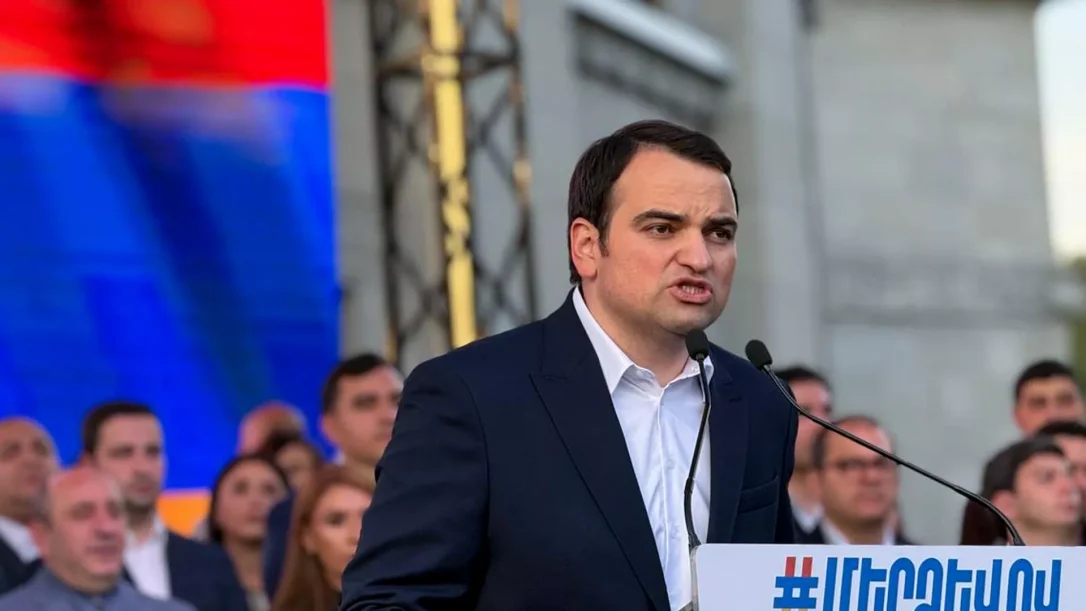 «По-своему» представило план мирной смены власти в Армении