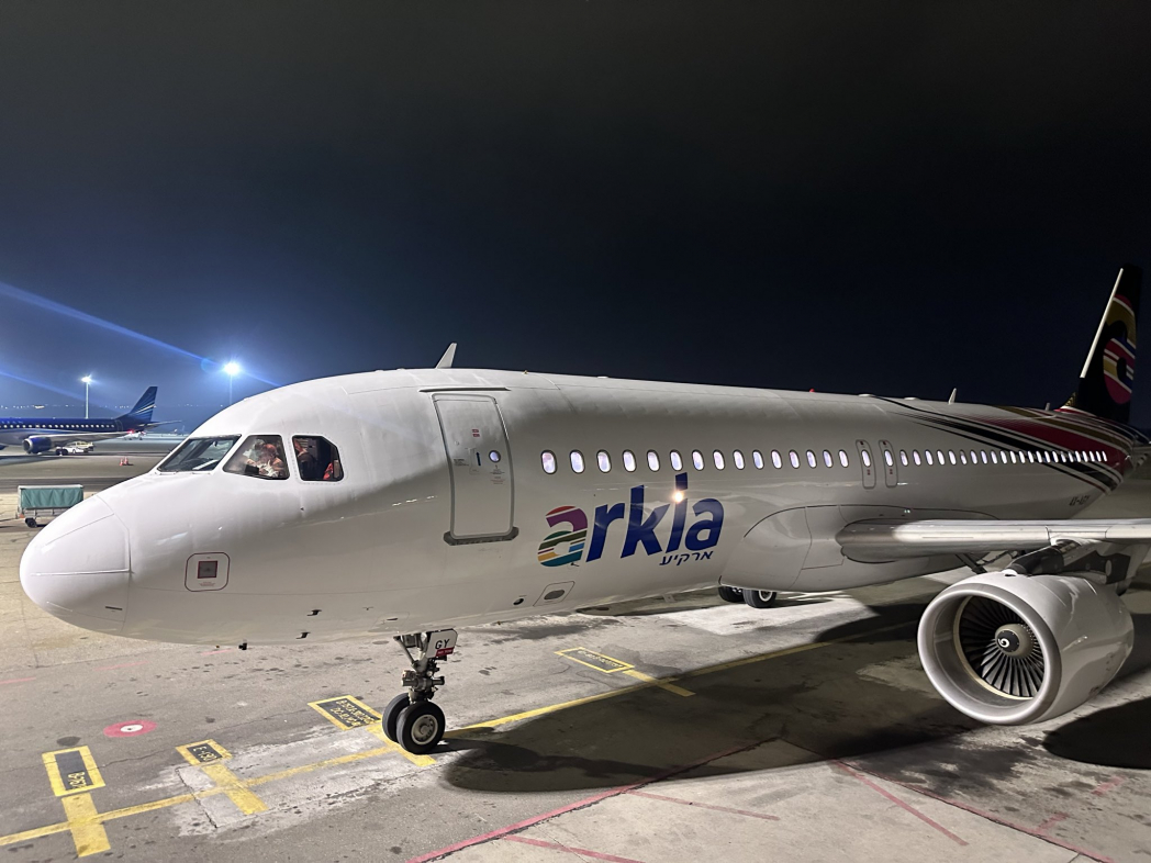 Израильская авиакомпания совершила свой первый рейс в Баку
