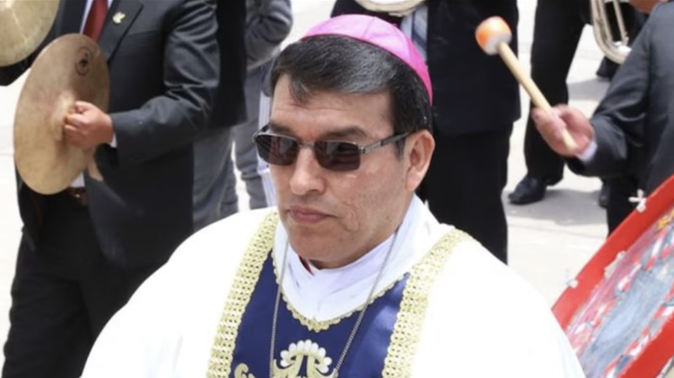 17 любовниц и отставка: Ватикан расследовал громкое дело епископа