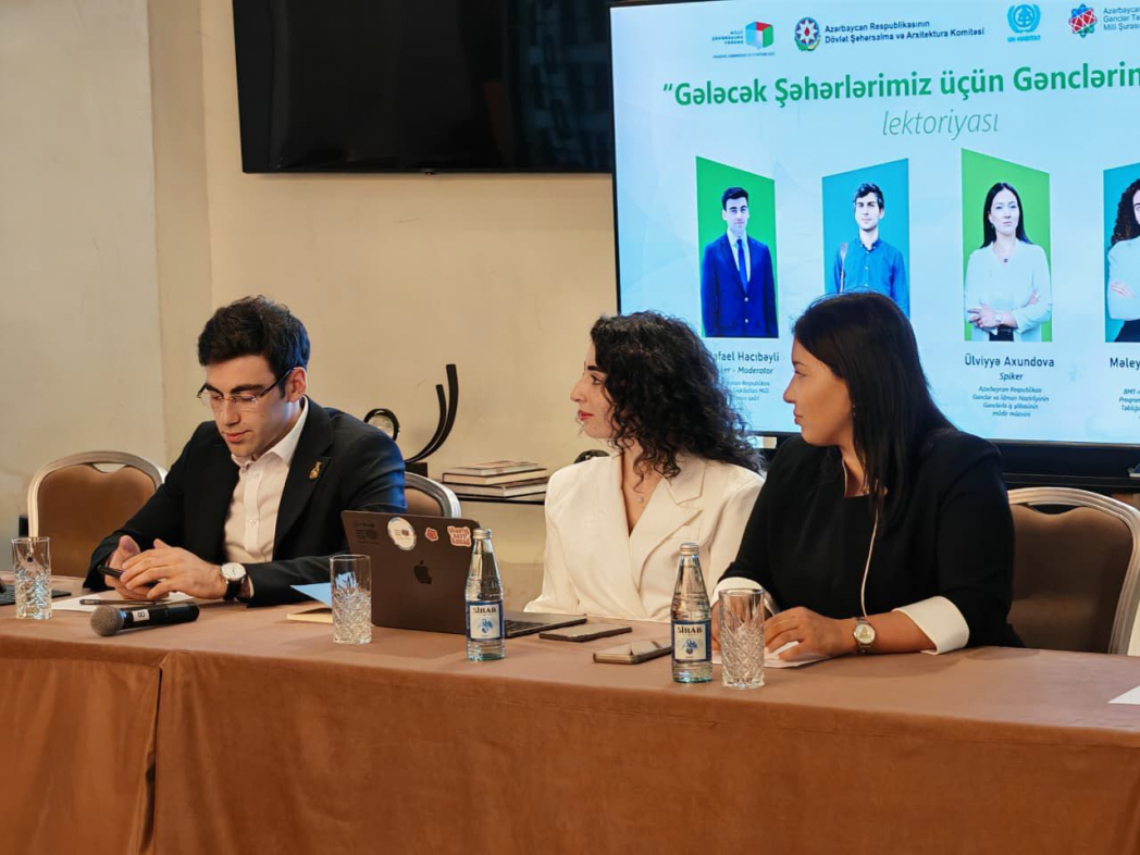 В Баку обсуждают роль молодежи в построении здоровых городов