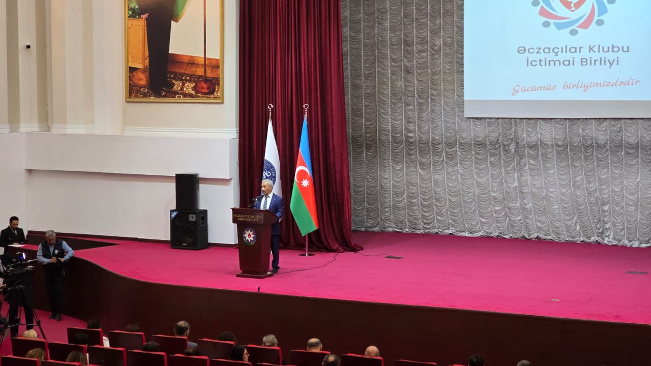 В Баку говорят о проблемах фармацевтики