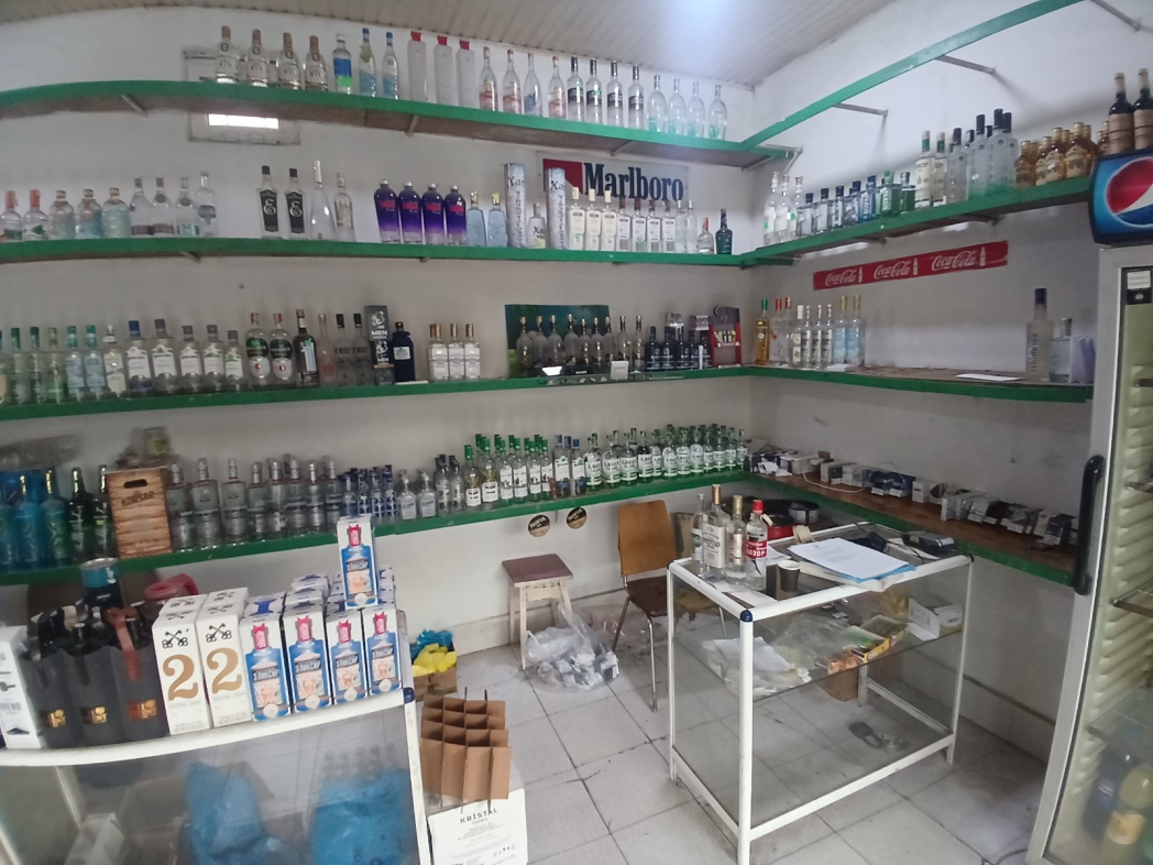 В Лянкяране запретили продавать водку с логотипом на русском языке