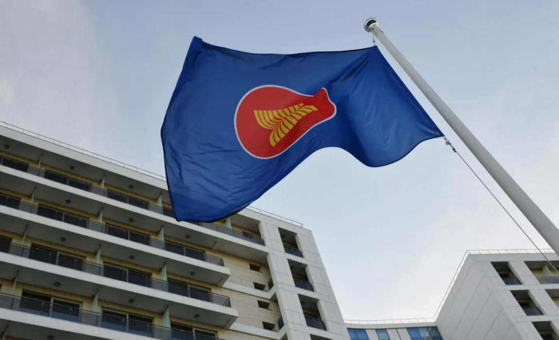 Трамп диктует условия: саммит АСЕАН лишь под его председательством минус Китай