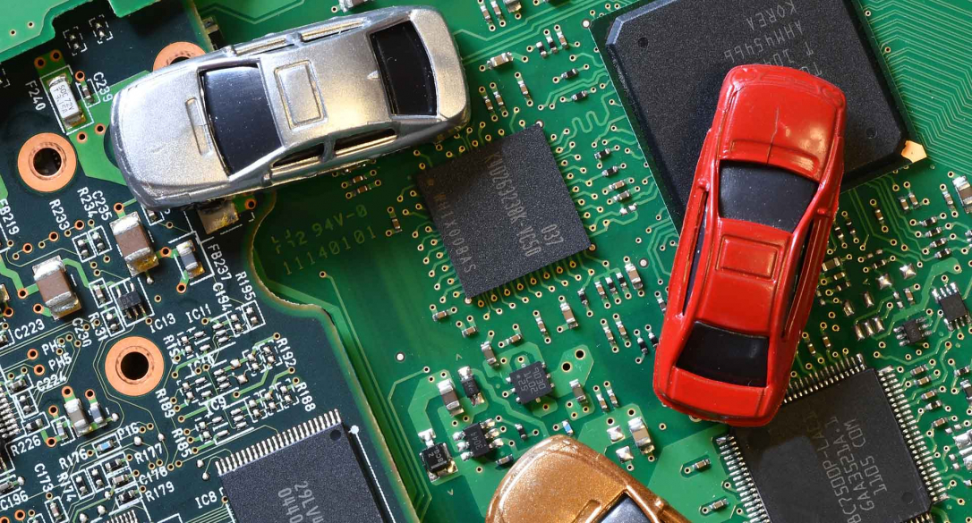 Дефицит чипов из-за конфликта с Китаем ударил по производству BMW, Mercedes и Ford