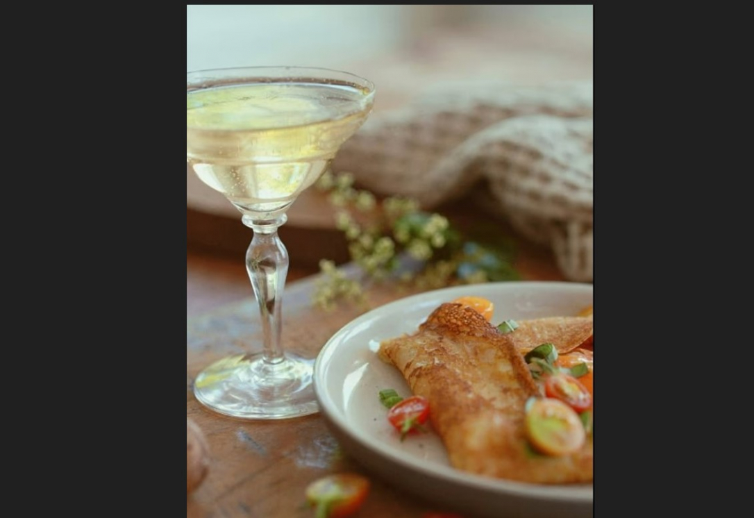 Шампанское и блин на рассвете. Меган Маркл снова под прицелом критики