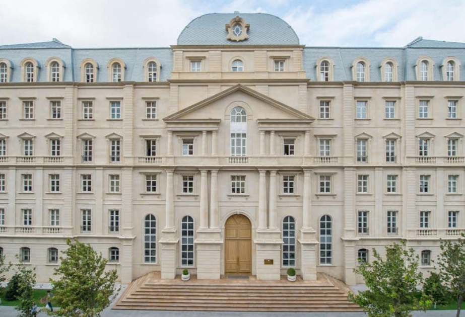 Минфин положил на депозитные счета в банки 600 млн манатов