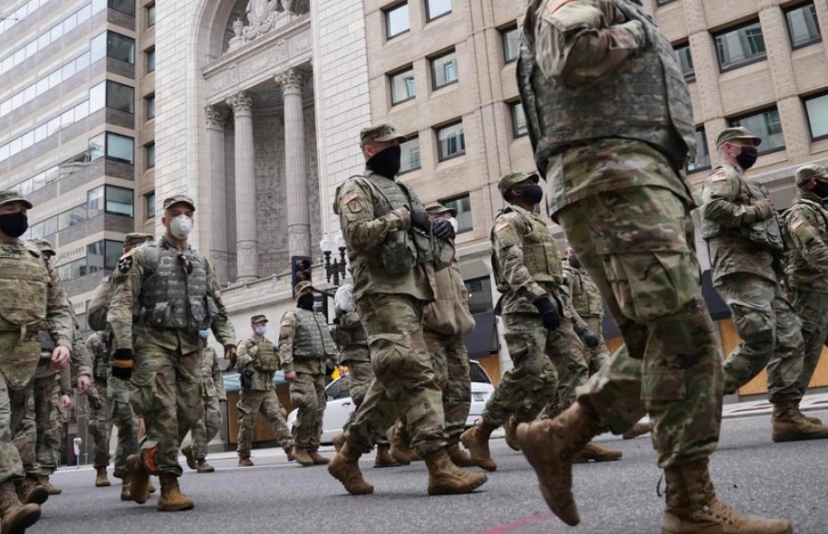 Суд запретил Трампу развертывать нацгвардию в Иллинойсе