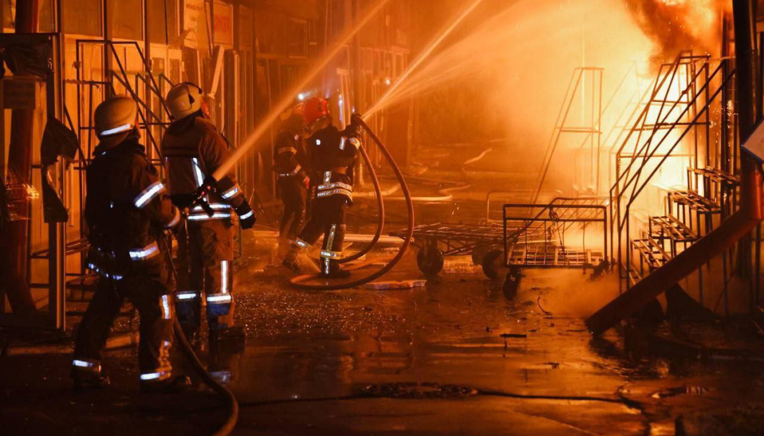 Россия атаковала Харьков управляемыми авиабомбами и ракетами